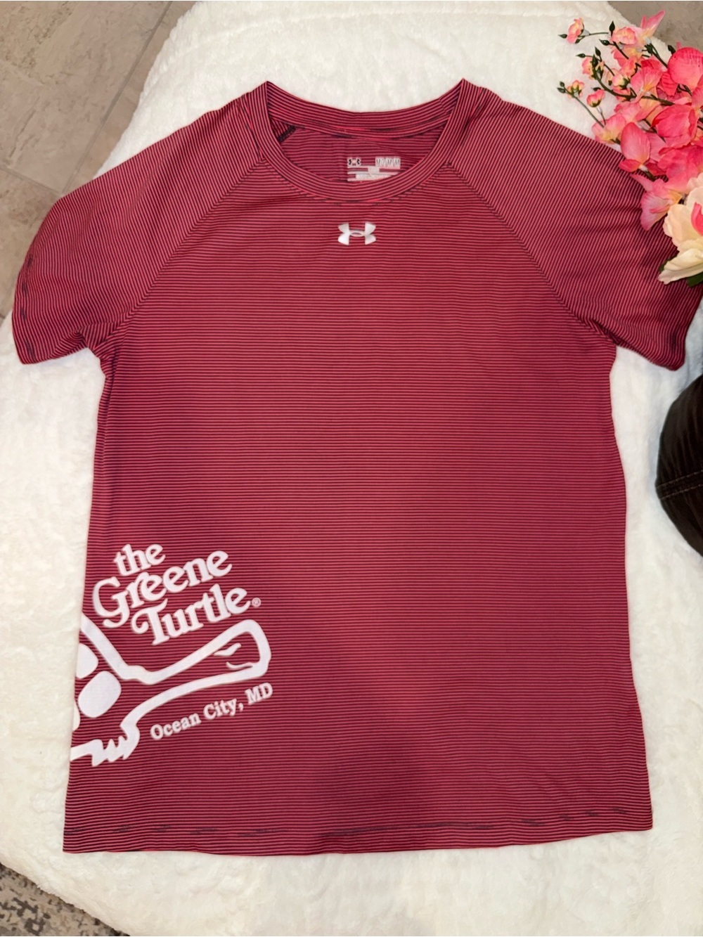 3 x 20$ Under Armour Red Striped Short Sleeve Athletic Top Size M